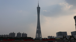 4月11日，三亚机场完成运输航班起降414架次